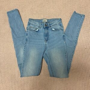✰ light wash high waisted skinny jeans ✰